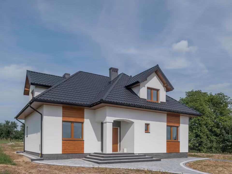 Dom z dachem z paneli Blachy Pruszyński Modus